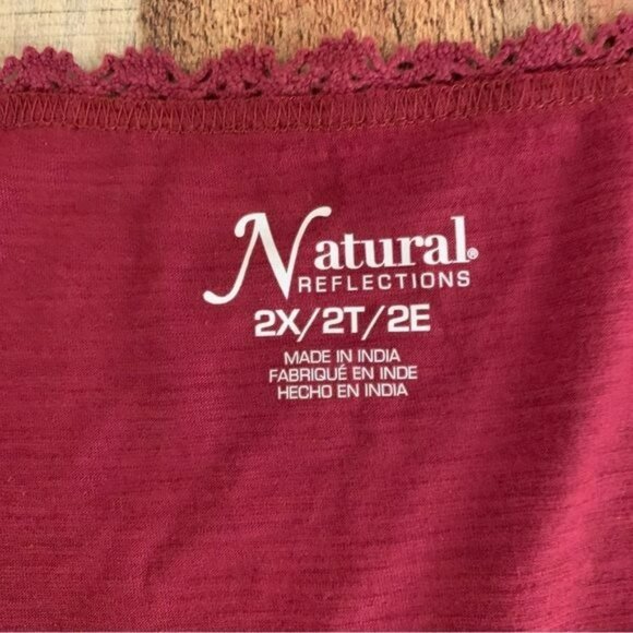 Natural reflections women’s size 2X burgundy lace trim tank top NWTs - Picture 4 of 7